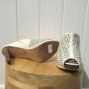 Vince Camuto sz 11.5 Leather Lace Mule Stiletto